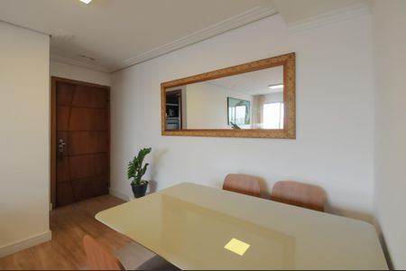 Apartamento à venda com 74m², 3 quartos e 1 vagaSala