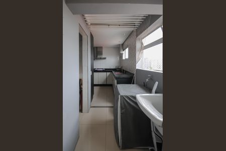 Apartamento à venda com 74m², 3 quartos e 1 vagaÁrea de Serviço