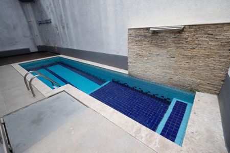 Casa de condomínio à venda com 161m², 3 quartos e 3 vagasPiscina