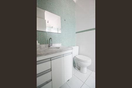 Casa de condomínio à venda com 161m², 3 quartos e 3 vagasBanheiro