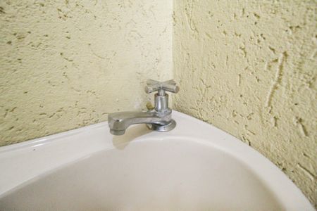 Casa de condomínio à venda com 161m², 3 quartos e 3 vagasBanheiro de serviço