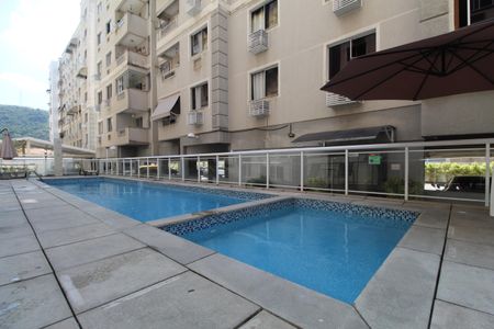 Apartamento à venda com 60m², 2 quartos e 1 vagaÁrea comum - Piscina