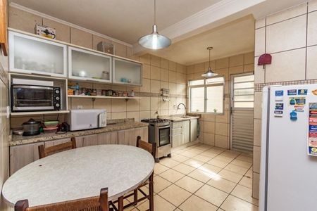 Casa à venda com 250m², 4 quartos e 2 vagas Casa à venda com 250m², 4 quartos e 2 vagasCozinha 2
