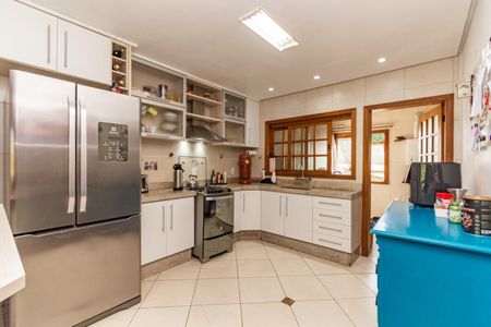 Casa à venda com 250m², 4 quartos e 2 vagas Casa à venda com 250m², 4 quartos e 2 vagasCozinha 1