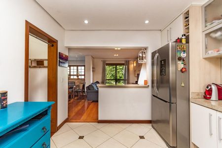 Casa à venda com 250m², 4 quartos e 2 vagas Casa à venda com 250m², 4 quartos e 2 vagasCozinha 1