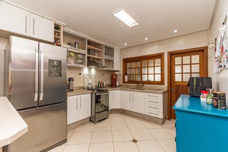 Casa à venda com 250m², 4 quartos e 2 vagas Casa à venda com 250m², 4 quartos e 2 vagasCozinha 1