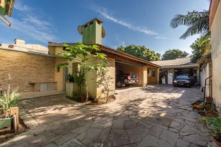 Casa à venda com 250m², 4 quartos e 2 vagas Casa à venda com 250m², 4 quartos e 2 vagasÁrea comum