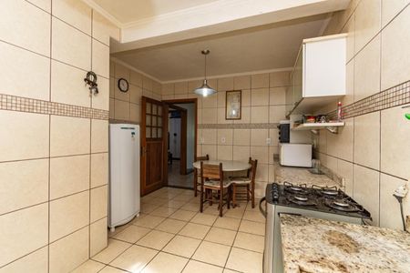 Casa à venda com 250m², 4 quartos e 2 vagas Casa à venda com 250m², 4 quartos e 2 vagasCozinha 2