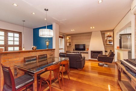 Casa à venda com 250m², 4 quartos e 2 vagas Casa à venda com 250m², 4 quartos e 2 vagasSala