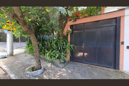 Casa à venda com 151m², 3 quartos e 2 vagasFachada