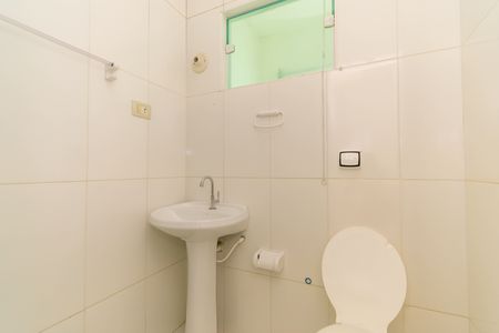 Casa para alugar com 30m², 1 quarto e sem vaga Casa para alugar com 30m², 1 quarto e sem vagaBanheiro