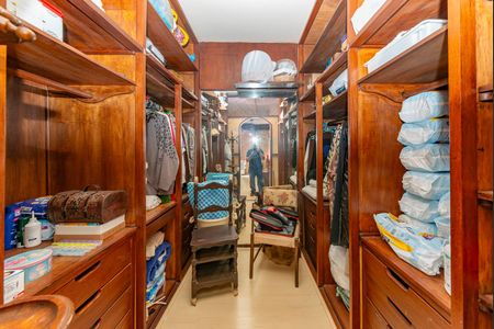 Casa à venda com 527m², 5 quartos e 3 vagasCloset da suíte 1