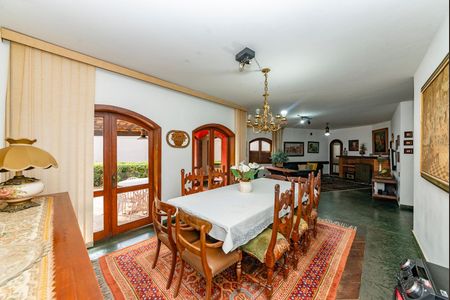 Casa à venda com 527m², 5 quartos e 3 vagasSala 3