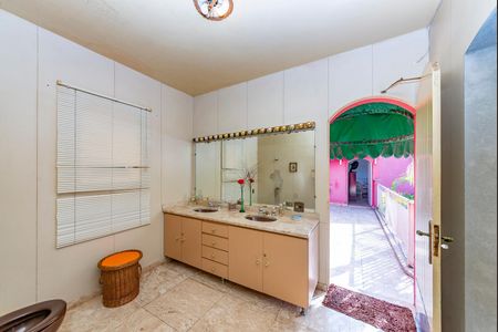 Casa à venda com 527m², 5 quartos e 3 vagasBanheiro da Suíte 1