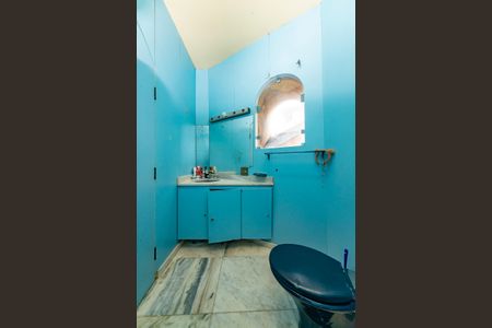 Casa à venda com 527m², 5 quartos e 3 vagasBanheiro da Suíte 2