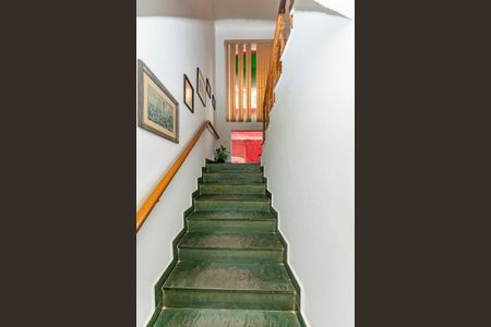 Casa à venda com 527m², 5 quartos e 3 vagasEscada