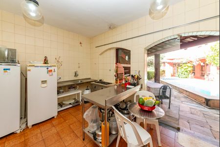 Casa à venda com 527m², 5 quartos e 3 vagasCozinha 2