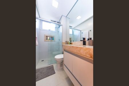 Apartamento à venda com 63m², 2 quartos e 2 vagas Apartamento à venda com 63m², 2 quartos e 2 vagasBanheiro da Suíte