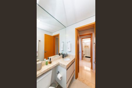 Apartamento à venda com 63m², 2 quartos e 2 vagas Apartamento à venda com 63m², 2 quartos e 2 vagasBanheiro da Suíte