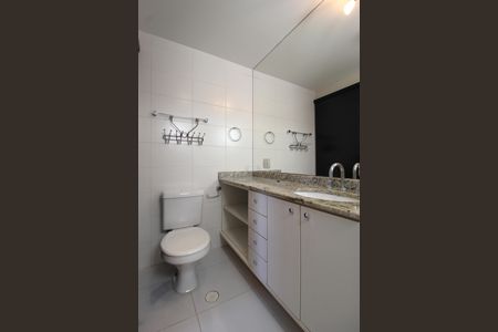 Apartamento à venda com 112m², 3 quartos e 2 vagasBanheiro da Suíte