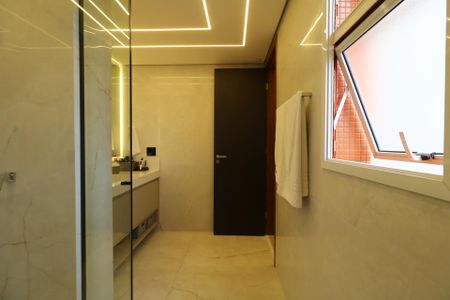 Apartamento à venda com 275m², 4 quartos e 4 vagasBanheiro da Suíte Master