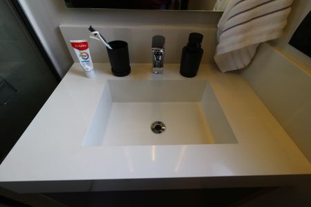 Apartamento à venda com 275m², 4 quartos e 4 vagasBanheiro da Suíte 1 - Pia