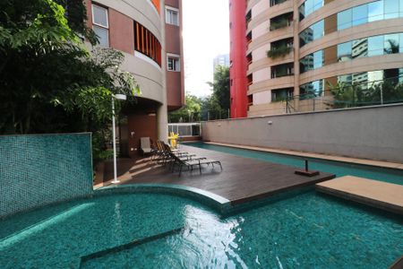 Apartamento à venda com 275m², 4 quartos e 4 vagasÁrea Comum - Piscina