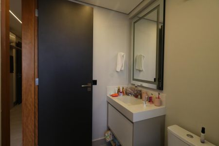 Apartamento à venda com 275m², 4 quartos e 4 vagasBanheiro da Suíte 2