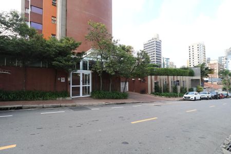 Apartamento à venda com 275m², 4 quartos e 4 vagasFachada