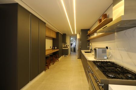 Apartamento à venda com 275m², 4 quartos e 4 vagasCozinha