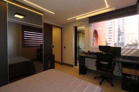 Apartamento à venda com 275m², 4 quartos e 4 vagasSuíte 1