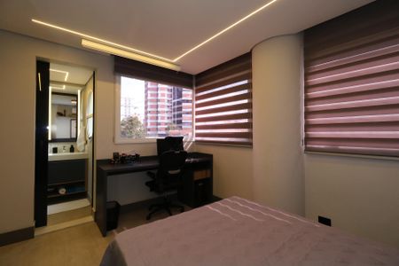 Apartamento à venda com 275m², 4 quartos e 4 vagasSuíte 1