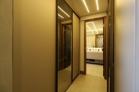 Apartamento à venda com 275m², 4 quartos e 4 vagasCloset da Suíte Master