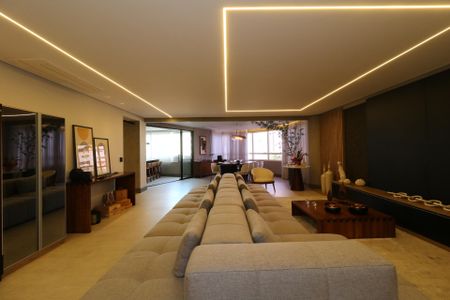 Apartamento à venda com 275m², 4 quartos e 4 vagasSala