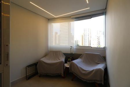 Apartamento à venda com 275m², 4 quartos e 4 vagasVaranda da Suíte 2 e 3