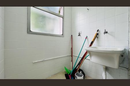 Apartamento para alugar com 56m², 2 quartos e 1 vaga Apartamento para alugar com 56m², 2 quartos e 1 vagaCozinha e Área de Serviço