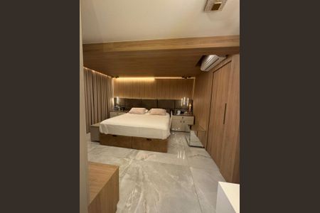 Apartamento à venda com 123m², 2 quartos e 2 vagas Apartamento à venda com 123m², 2 quartos e 2 vagasSuíte