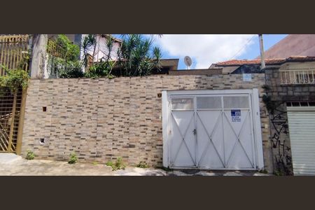 Casa à venda com 200m², 3 quartos e 3 vagasFachada