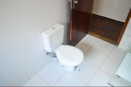 Casa à venda com 200m², 3 quartos e 3 vagasBanheiro 2