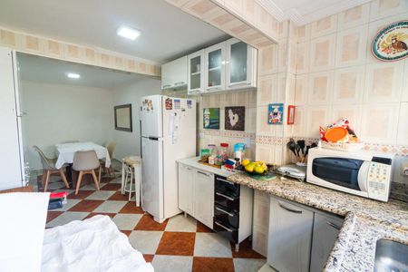 Casa à venda com 280m², 6 quartos e 2 vagasCasa 2 - Cozinha
