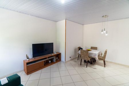 Casa à venda com 280m², 6 quartos e 2 vagasCasa 3 - Sala