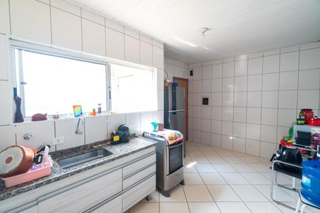 Casa à venda com 280m², 6 quartos e 2 vagasCasa 3 - Cozinha