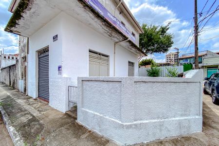 Casa à venda com 326m², 4 quartos e 4 vagasFachada