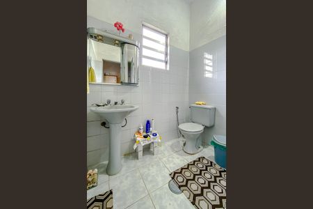 Casa à venda com 326m², 4 quartos e 4 vagasBanheiro