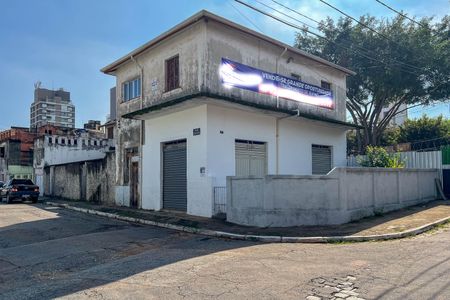 Casa à venda com 326m², 4 quartos e 4 vagasFachada