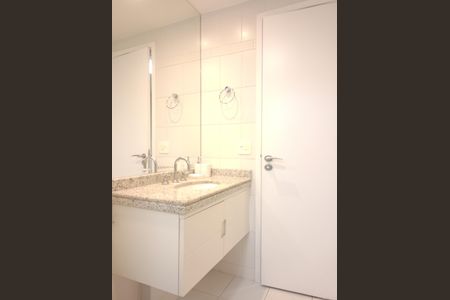 Apartamento para alugar com 191m², 3 quartos e 3 vagas Apartamento para alugar com 191m², 3 quartos e 3 vagasBanheiro da Suíte 1