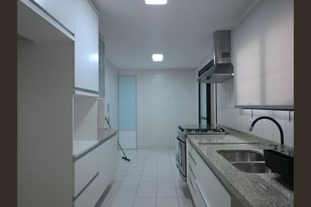 Apartamento para alugar com 191m², 3 quartos e 3 vagas Apartamento para alugar com 191m², 3 quartos e 3 vagasCozinha