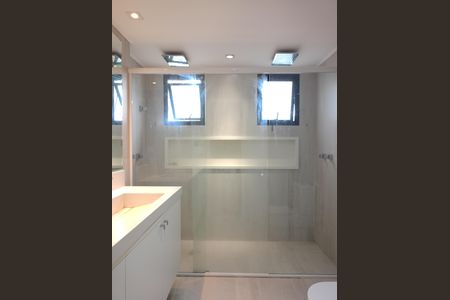 Apartamento para alugar com 191m², 3 quartos e 3 vagas Apartamento para alugar com 191m², 3 quartos e 3 vagasBanheiro da Suíte 3