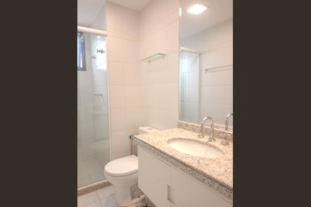 Apartamento para alugar com 191m², 3 quartos e 3 vagas Apartamento para alugar com 191m², 3 quartos e 3 vagasBanheiro da Suíte 1