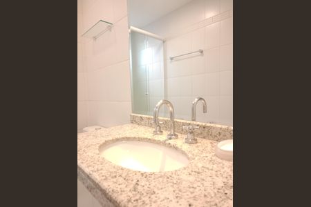 Apartamento para alugar com 191m², 3 quartos e 3 vagas Apartamento para alugar com 191m², 3 quartos e 3 vagasBanheiro da Suíte 1